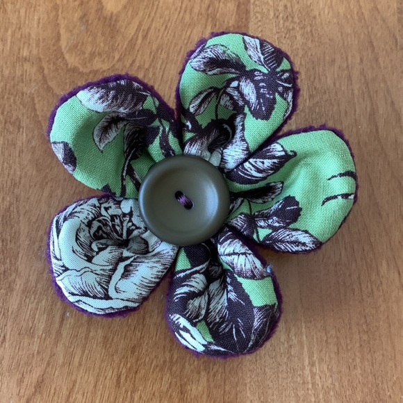 Floral Artisan Broaches - Picture 4 of 9